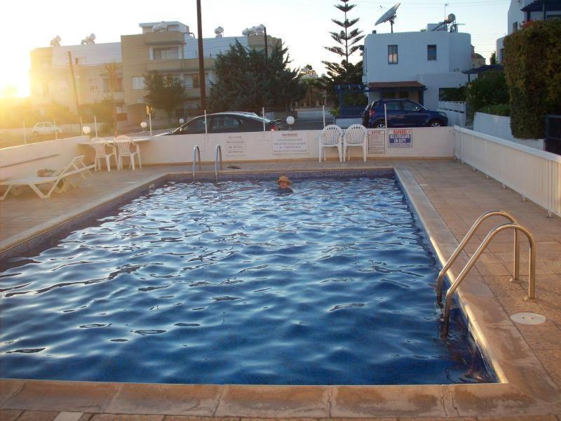 דירות Paphos Central Gem - 10 Min Walk To The Sea, Harbor And Mall מראה חיצוני תמונה