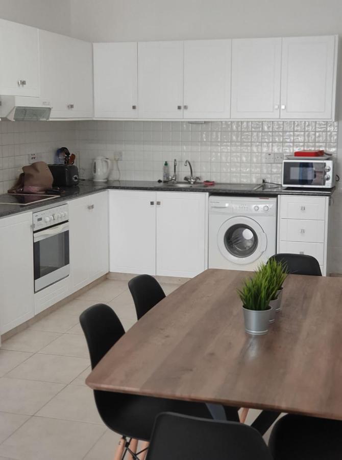 דירות Paphos Central Gem - 10 Min Walk To The Sea, Harbor And Mall מראה חיצוני תמונה
